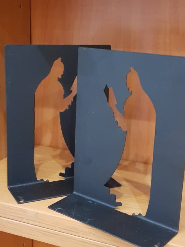 غش‌گیر کتاب فلزی