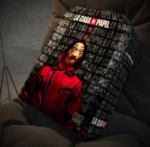 کوله مخمل (La casa de papel)