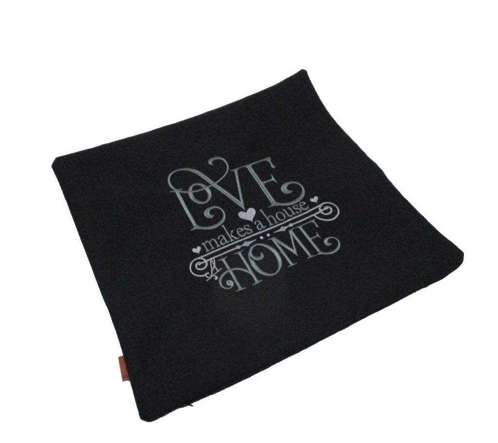 کوسنی کد 4 مشکی Love Makes a house Home