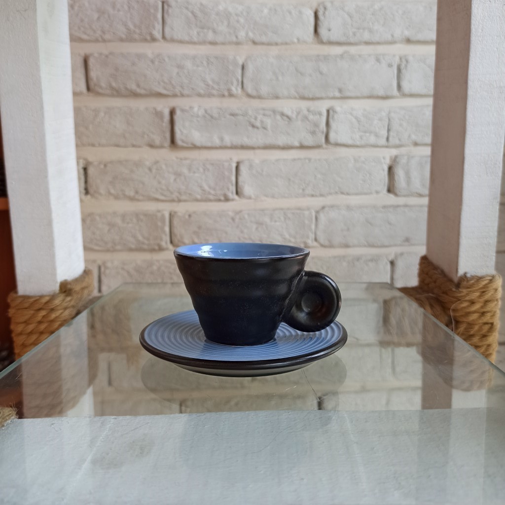 فنجان و نعلبکی