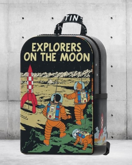 کوله‌پشتی تن‌تن (Explorers on the moon)