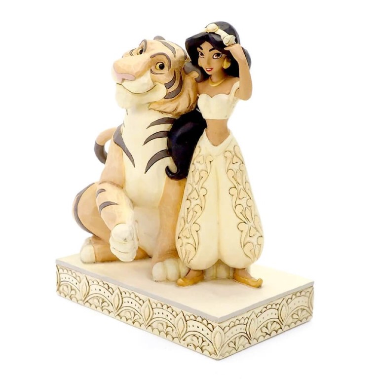 Wondrous wishes Jasmine white woodland figurine 6002817 - 0