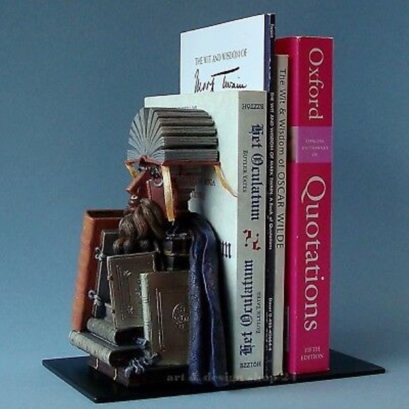 AR05 Arcimboldo Bibliotecario Bookend