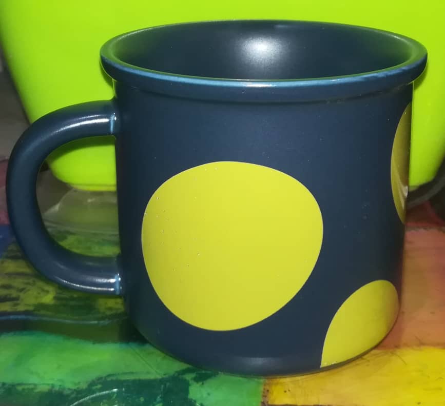 ماگ خال‌دار رنگی