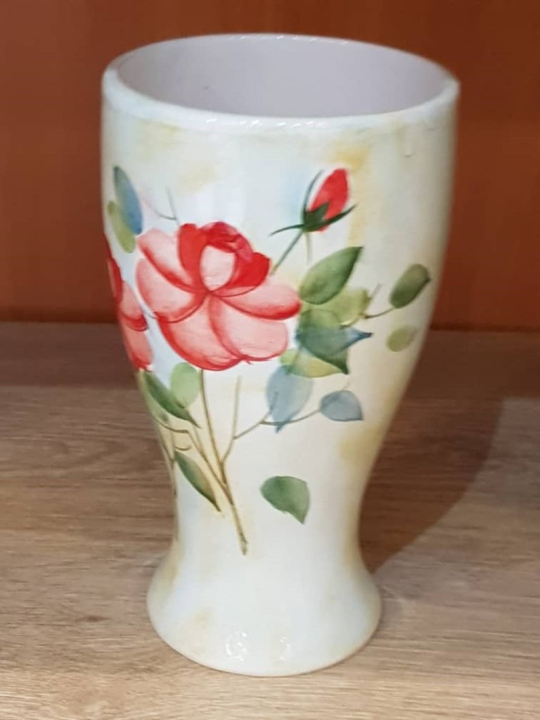 گلدان گل سرخ متوسط J