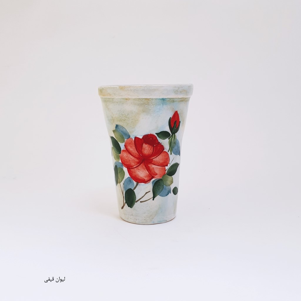 لیوان قیفی گل سرخ