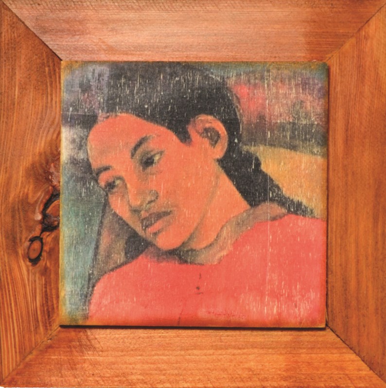 زن در پیراهن سرخ 41