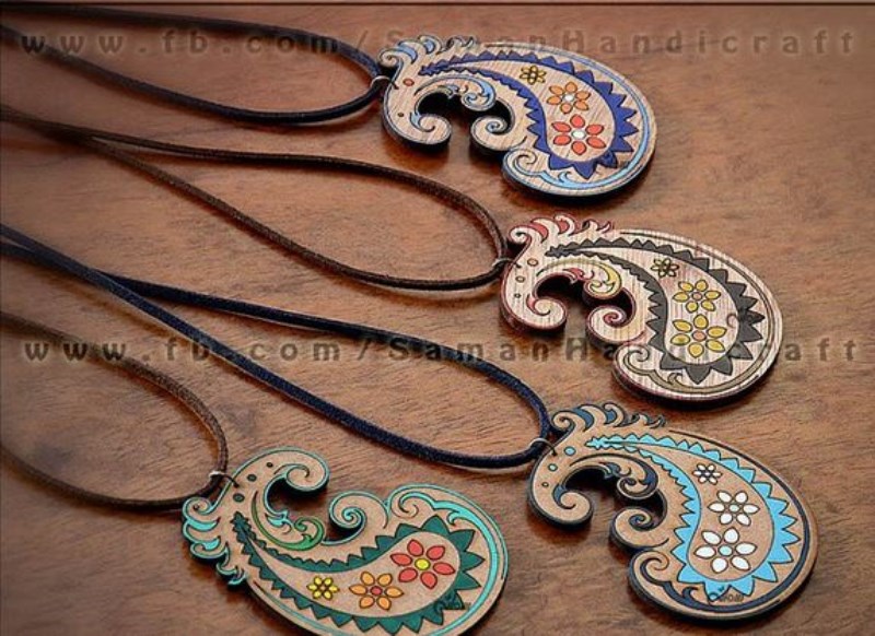 گردنبند گل و بوته