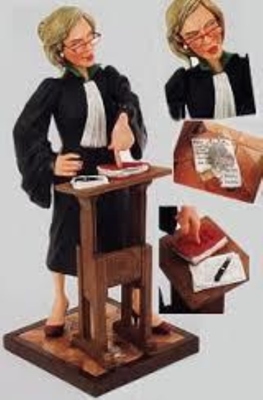 Lady lawyer o85514