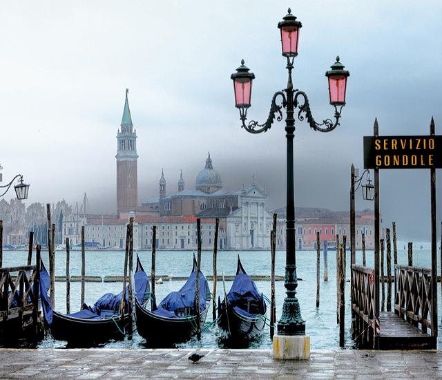 (16002) venice at dusk