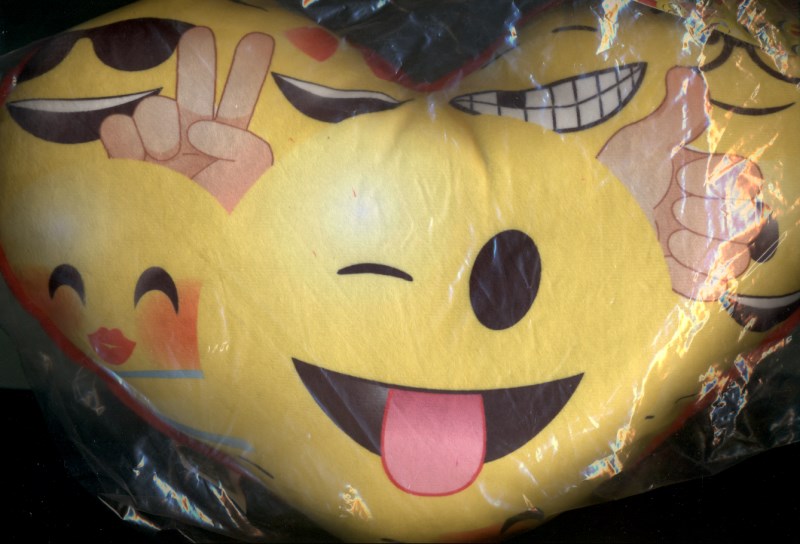 Imoji heart cushion with paspol 3356