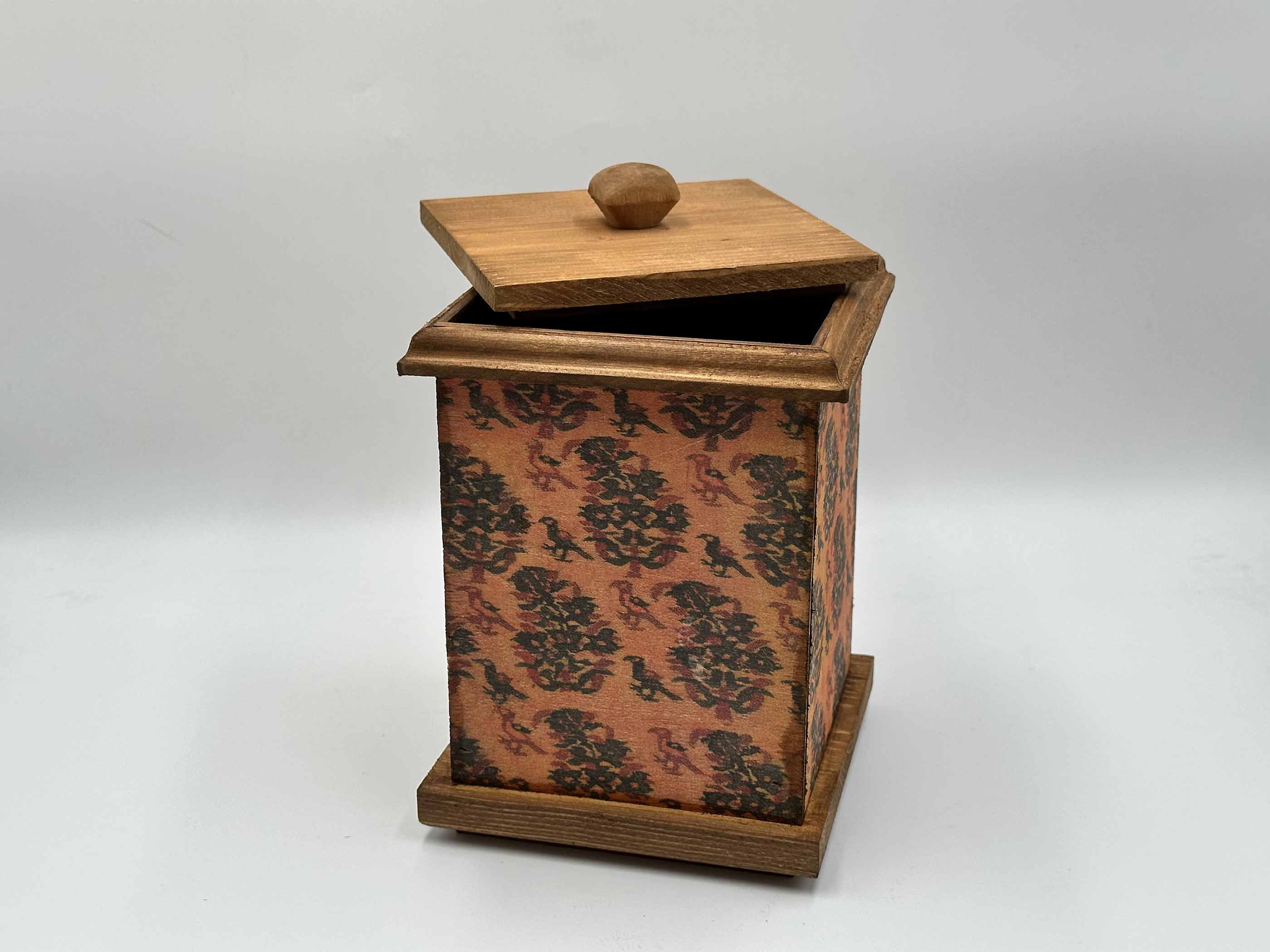 جعبه چوبی (مجری 7)