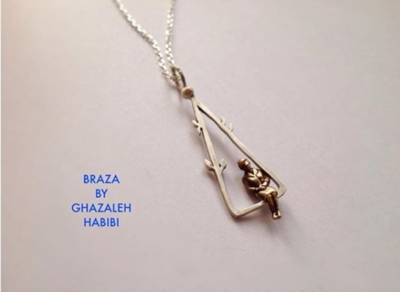 گردنبند تاب‌بازی