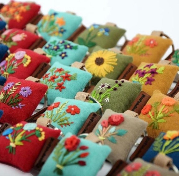 جاکلیدی گلدوزی
